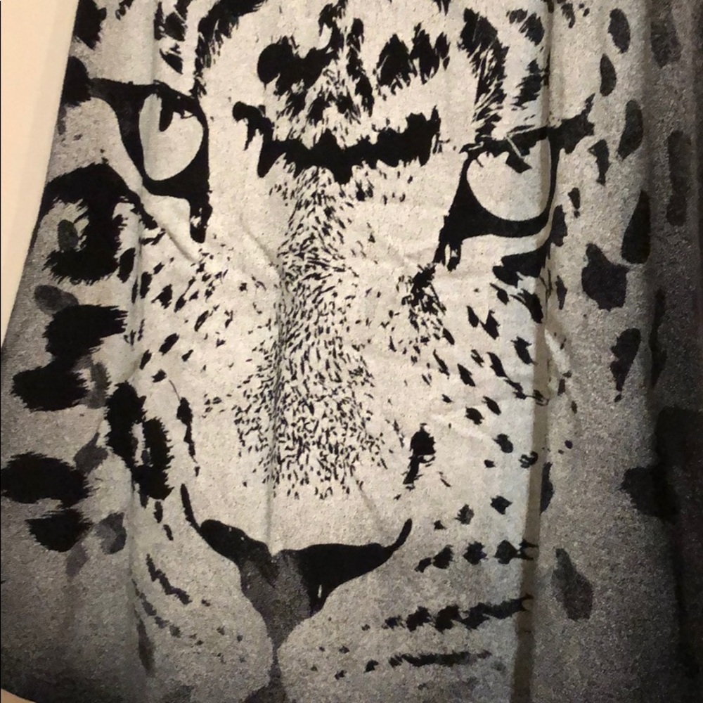 Express Tiger Tank Top - Picture 2 of 4